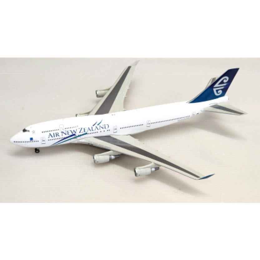 1/200 B747-400 Blue Wave Scheme