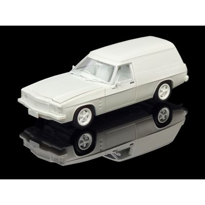 1/24 1975 HJ Sandman Plastic Model Kit