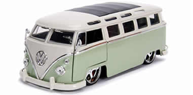 1/24 1962 Volkswagen  Bus, Green with White