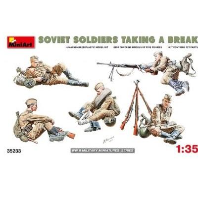 1/35 Soviet Infantry Taking A Break