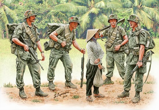 1/35 US Soldiers Patrolling Vietnam (4 & Woman)