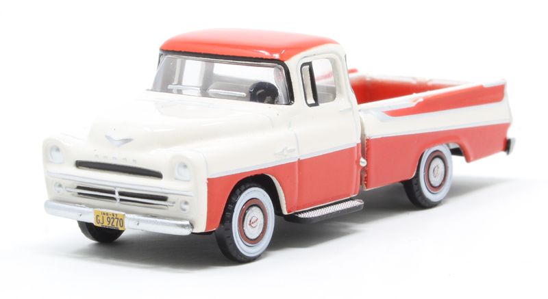 1/87 Dodge D100 Sweptside Pickup Red/Cream