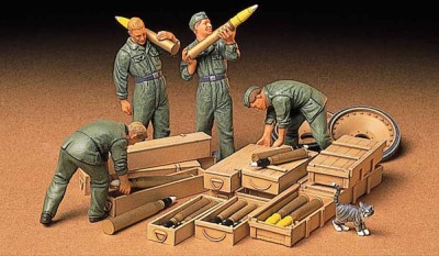 1/35 German Tank Ammo Loading Crew 1/35 German Tank Ammo Loading Crew